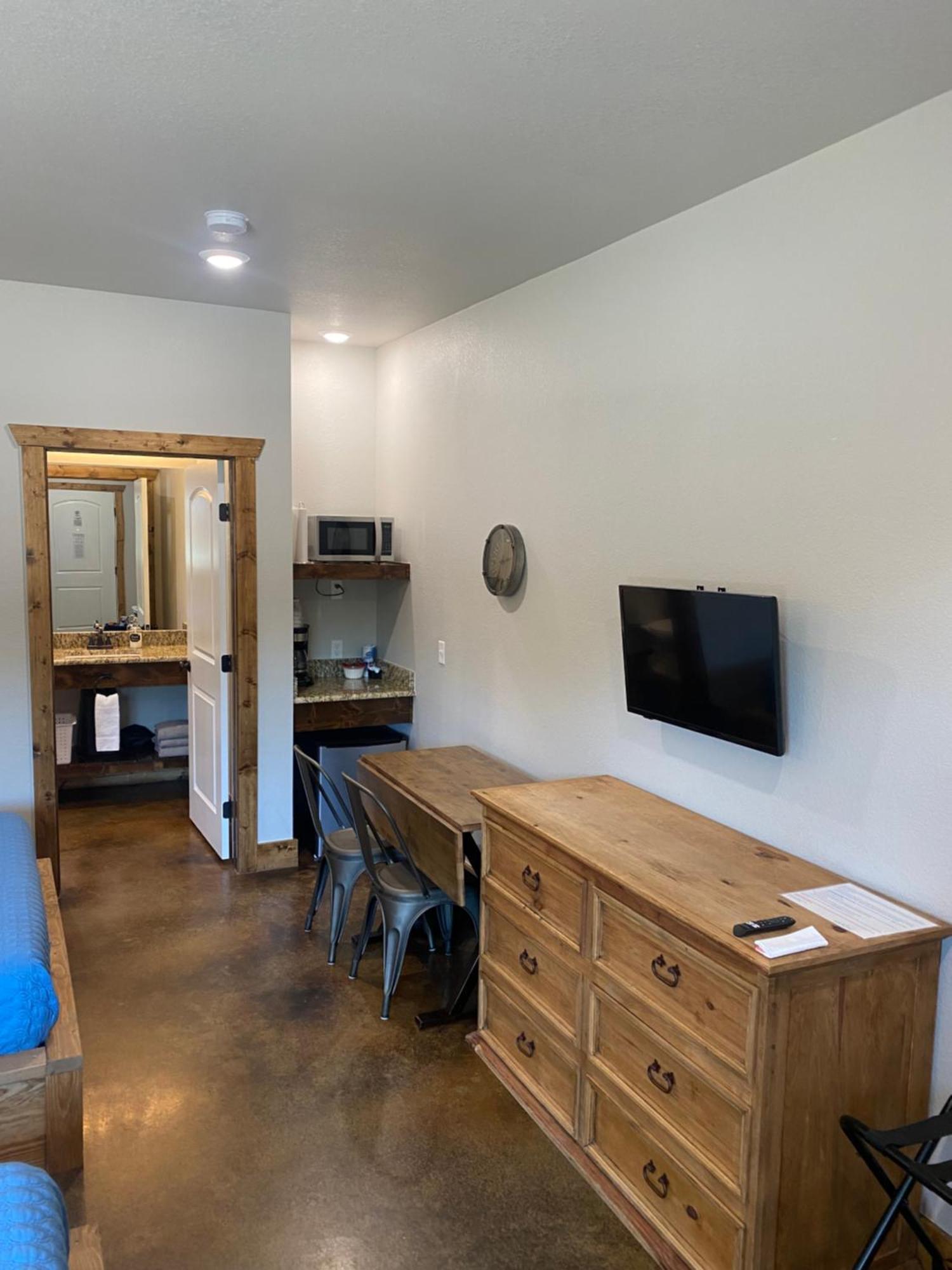 The Woods Lodging Kingston Δωμάτιο φωτογραφία